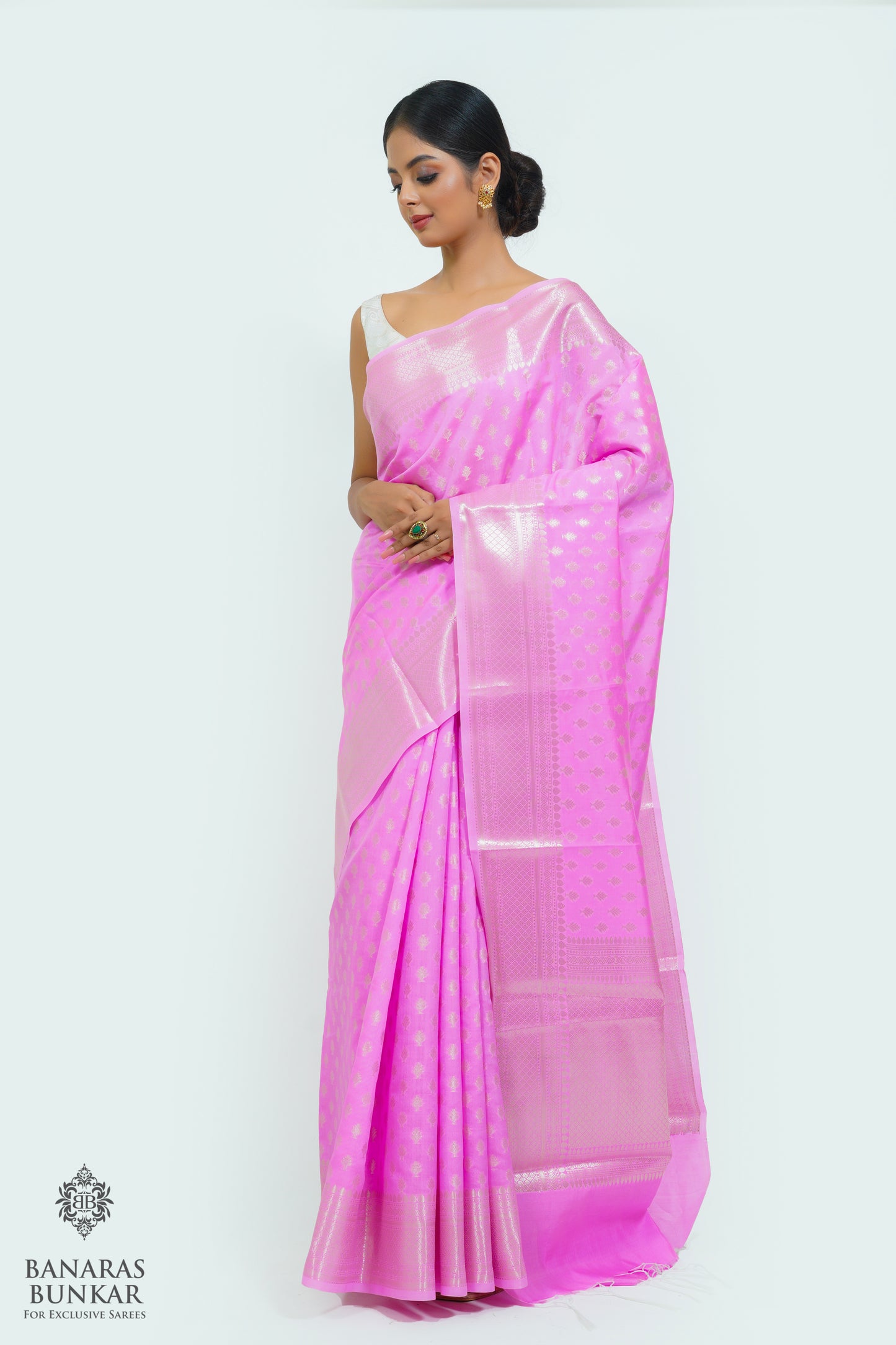 Banarasi semi kataan Tapeta silk saree allover Buti design with equal T