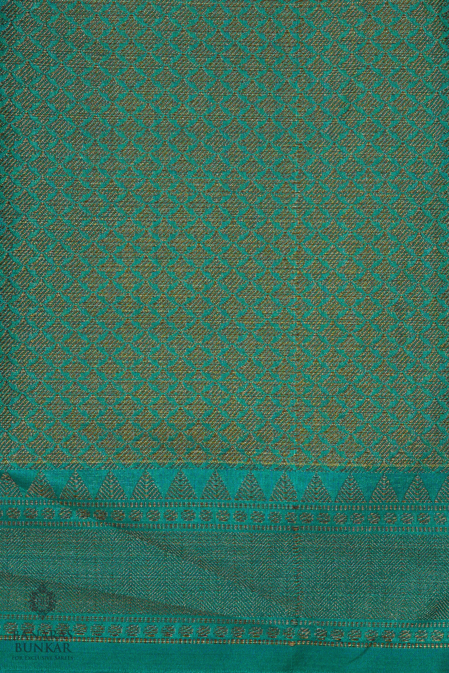 Banarasi Tissue silk saree allover Buti design with contrast skirt Border.