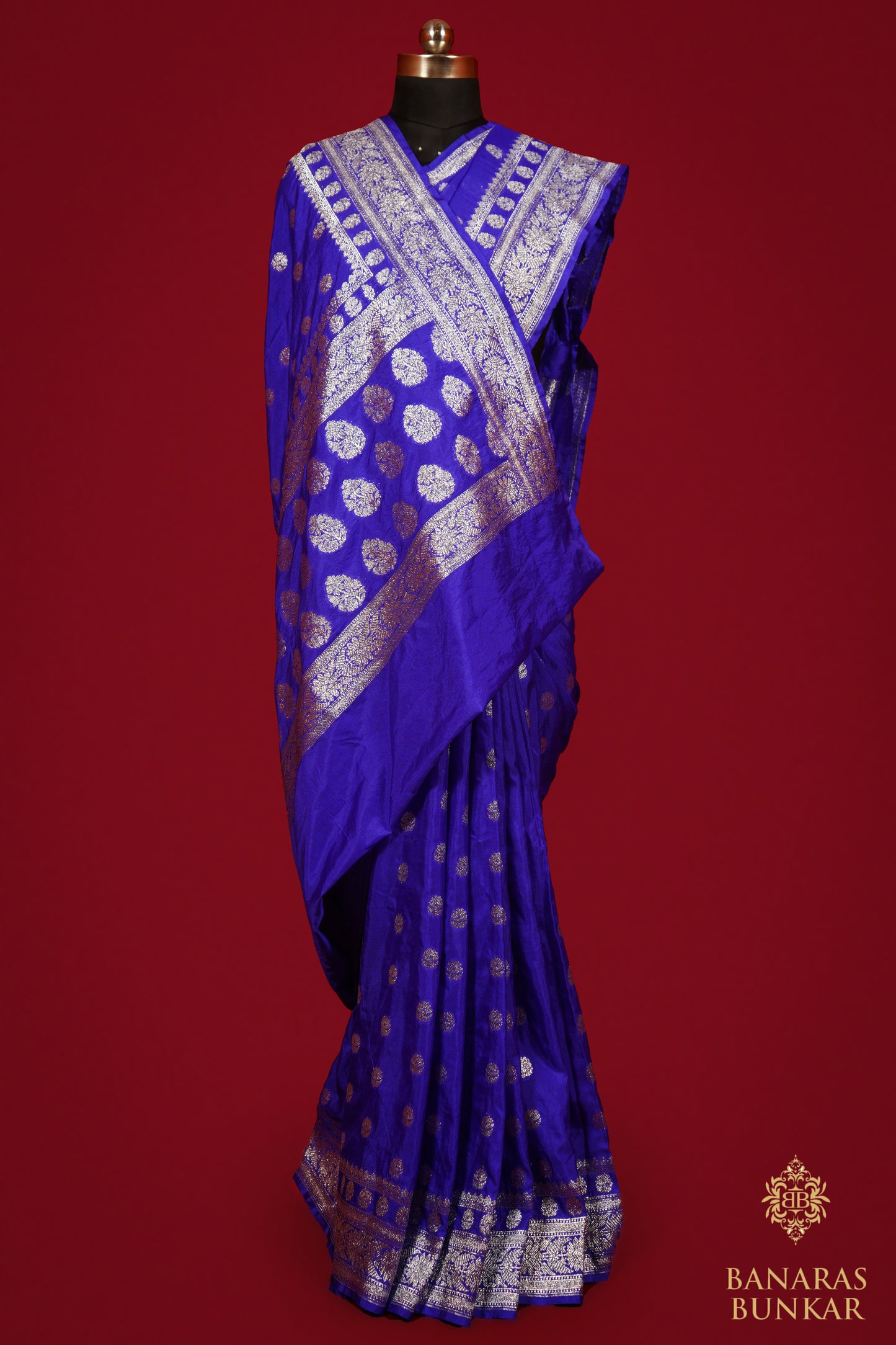 Banarasi Premium Georgette Katan silk saree Buti Pattern weaved at silver zari