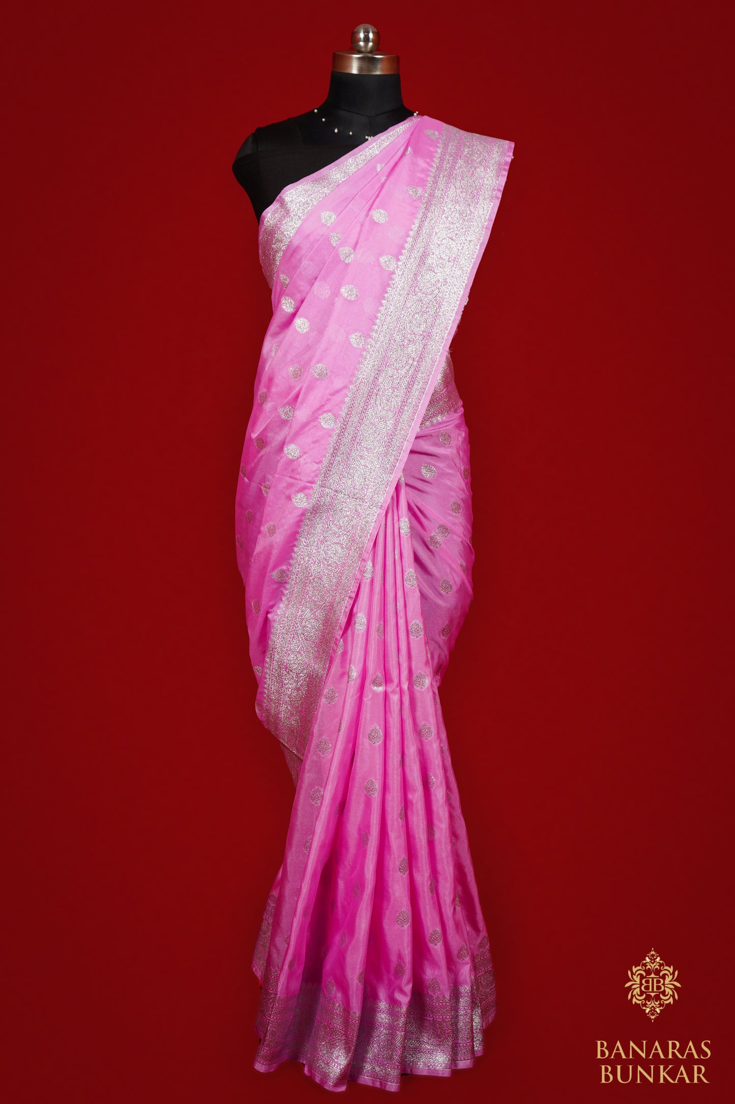 Banarasi Premium Georgette Katan silk saree Buti Pattern weaved at silver zari