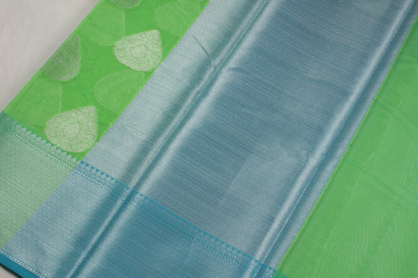 Handwoven Banarasi cotton silk saree