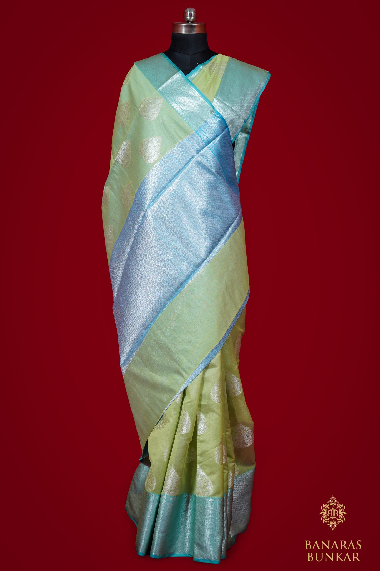 Banarasi Handwoven cotton silk saree allover paan Buta with iskat border