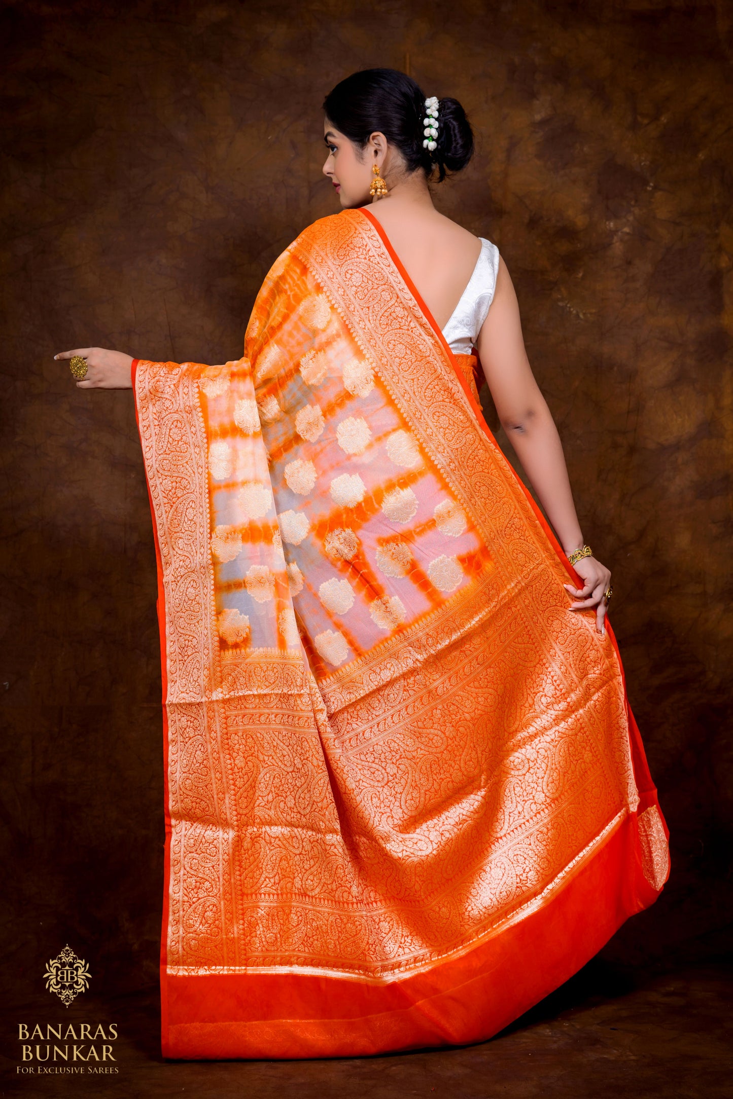 Banarasi Semi Shibori Georgette silk saree buta with Equal Border