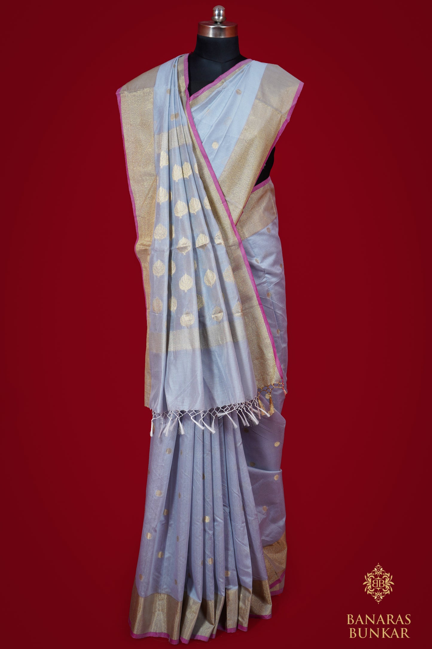 Banarasi Handwoven cotton silk saree allover Buti Weaved at gold zari