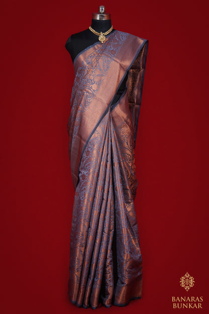 Banarasi semi Tapeta silk saree weaved at copper zari