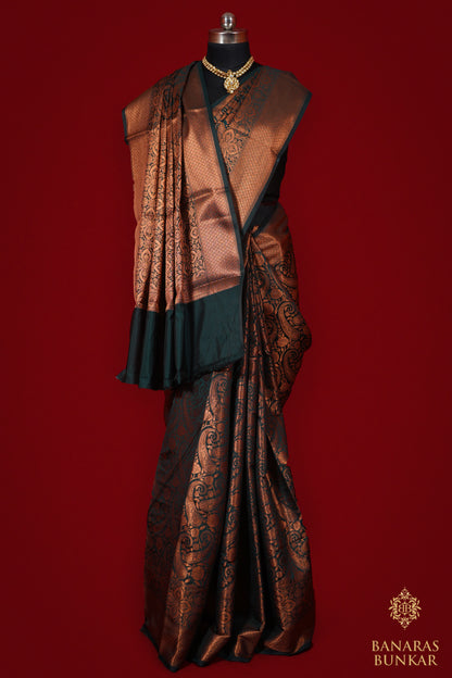 Banarasi semi Tapeta silk saree weaved at copper zari