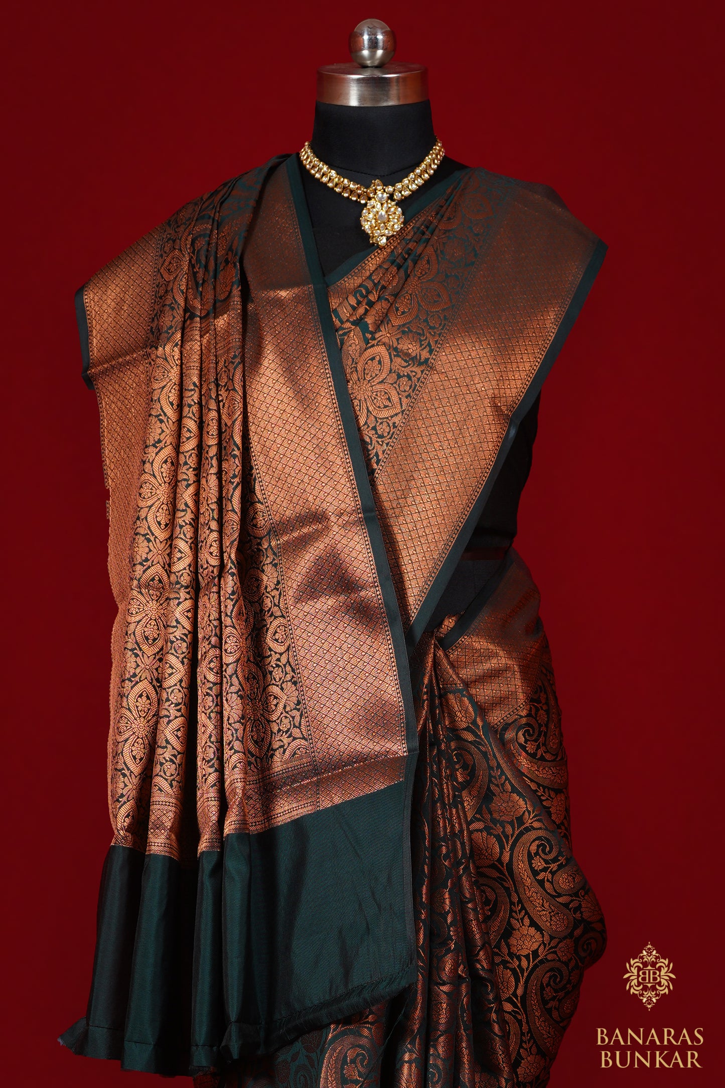 Banarasi semi Tapeta silk saree weaved at copper zari