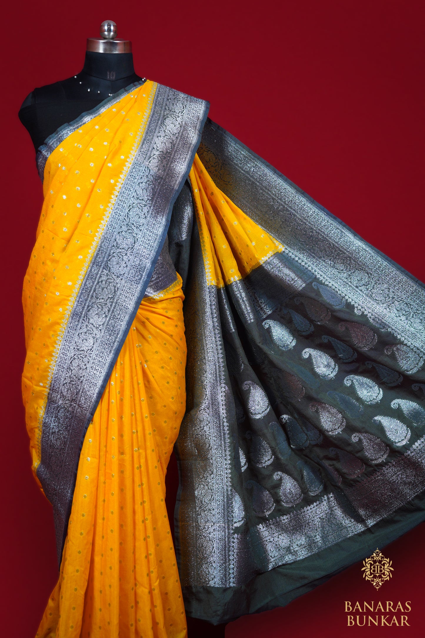 Banarasi Premium Georgette Katan silk saree Buti Pattern weaved at silver zari