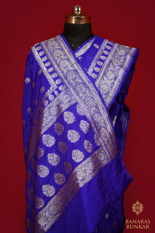 Banarasi Premium Georgette Katan silk saree Buti Pattern weaved at silver zari